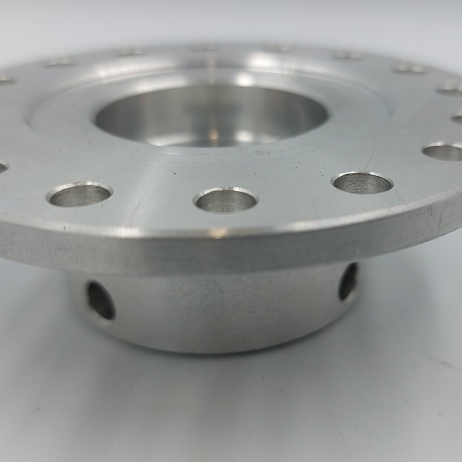 Kołnierz z otworami promieniowymi — Toczenie + napędzane narzędzia, Aluminium — realizacja iDeal CNC