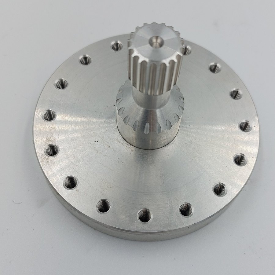 Kołnierz z wielowypustem — Toczenie + frezowanie, Aluminium — realizacja iDeal CNC