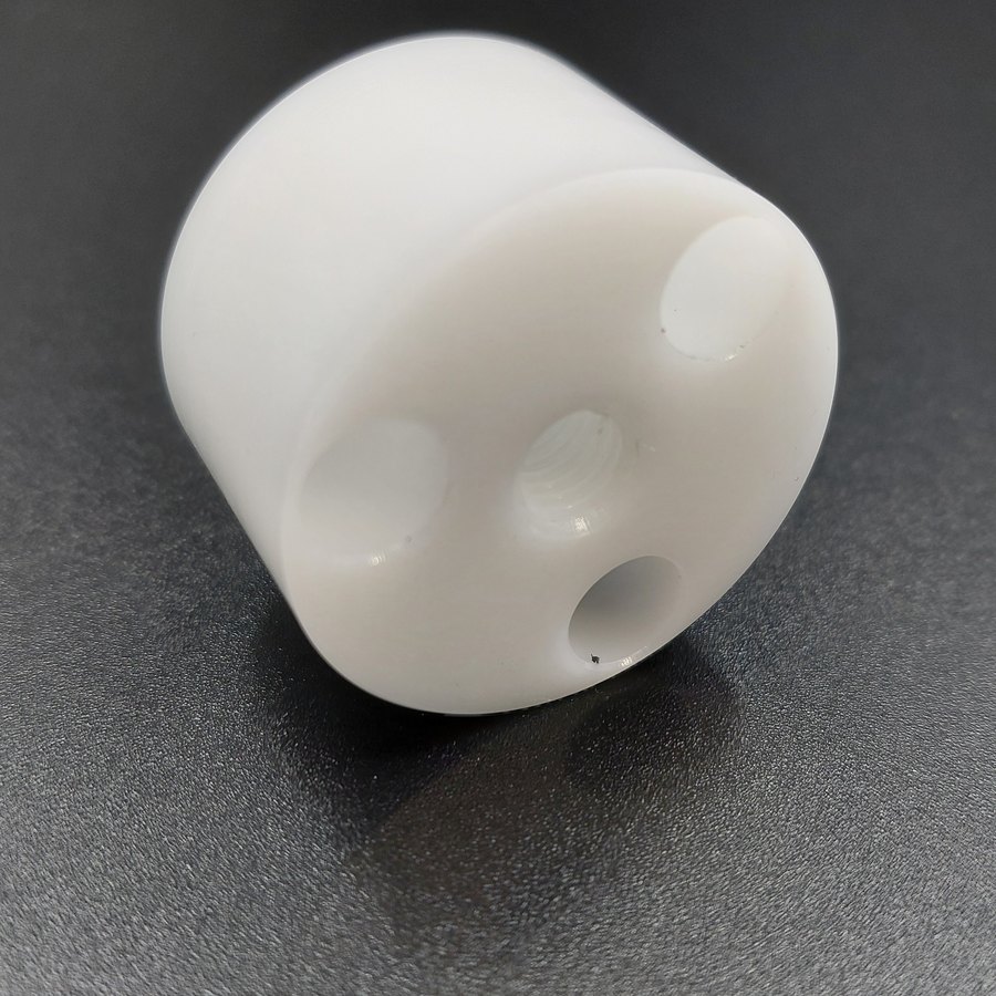 Korek — Toczenie tworzyw, POM — realizacja iDeal CNC